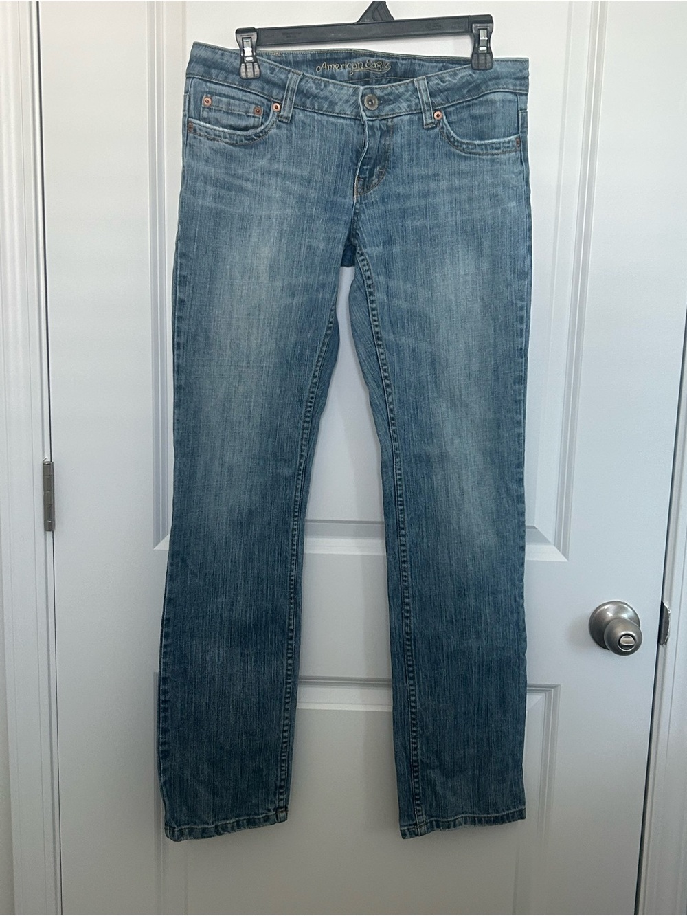 American Eagle 77 Women’s Light Blue Straight-Leg Jeans